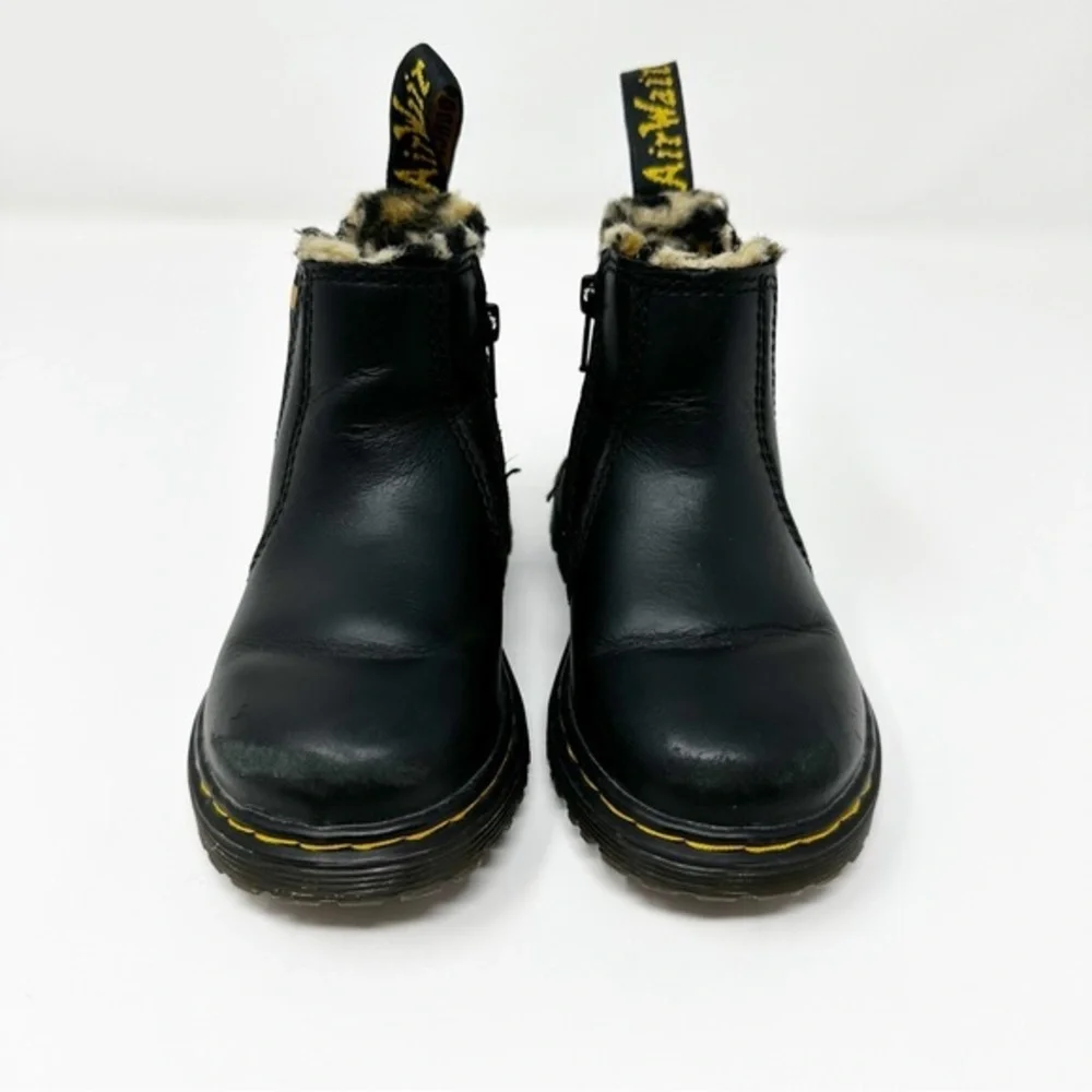 Dr. Martens Chelsea Boots Girls 7 Black Leopard Faux Fur Lined‎ Leonore